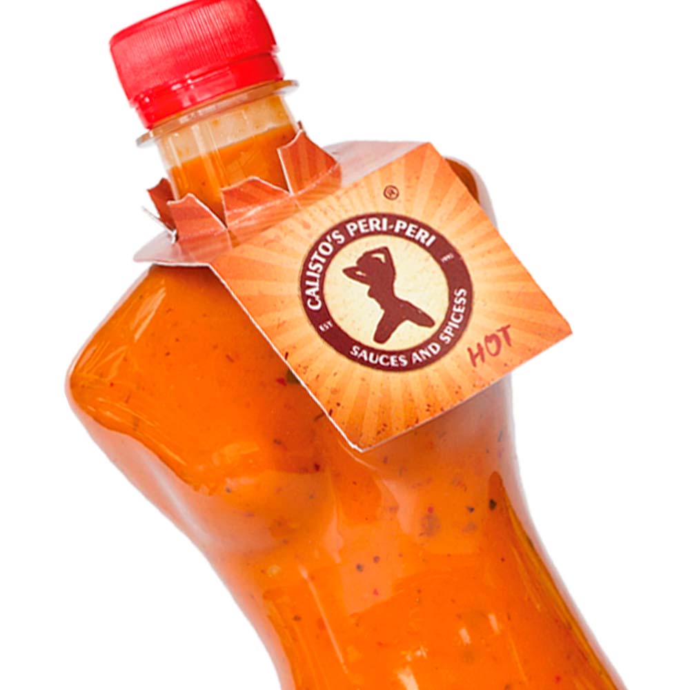 senhoritahot zoom sml Calisto’s Senhorita Peri-Peri Sauce - Hot - extra spicy peri-peri sauce in a woman-shaped bottle. Close up.